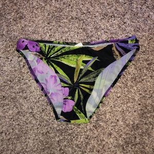 Patterned bikini bottoms